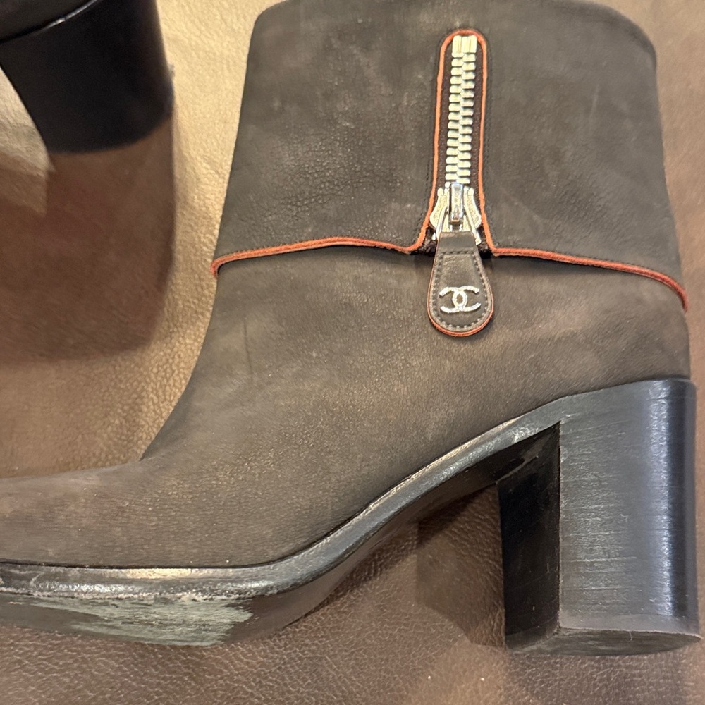CHANEL Black Leather Zip-Trim Ankle Booties - Picture 2 of 4